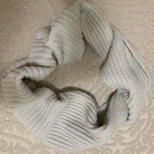 Banana Republic - Ribbed Metallic Infinity Scarf